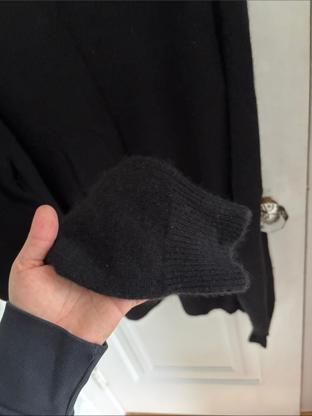 Guest in Residence • Black 100% Cashmere Sweater (Size XL) - Picture 6 of 6